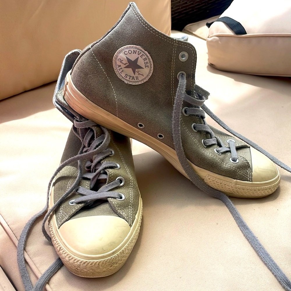 Converse suede high top size 10.5